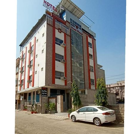 Hotel Omni Plaza Dźodhpur Zewnętrze zdjęcie