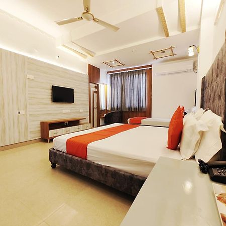 Hotel Omni Plaza Dźodhpur Zewnętrze zdjęcie