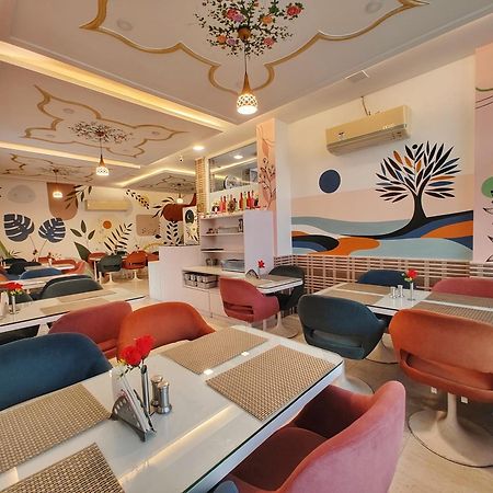 Hotel Omni Plaza Dźodhpur Zewnętrze zdjęcie