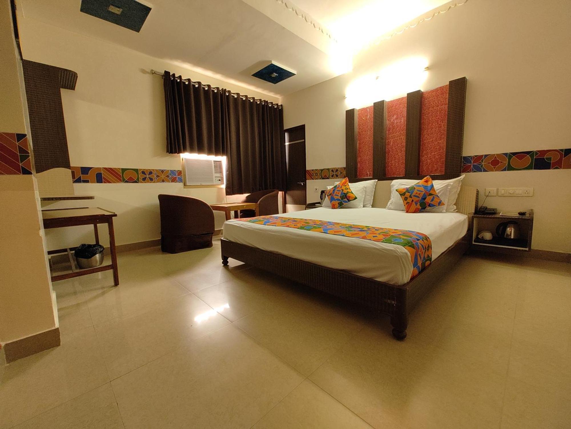 Hotel Omni Plaza Dźodhpur Zewnętrze zdjęcie