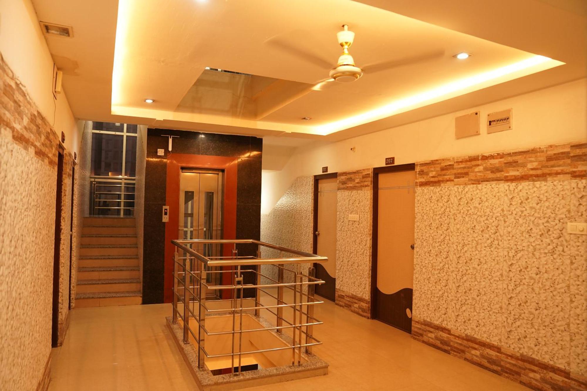 Hotel Omni Plaza Dźodhpur Zewnętrze zdjęcie
