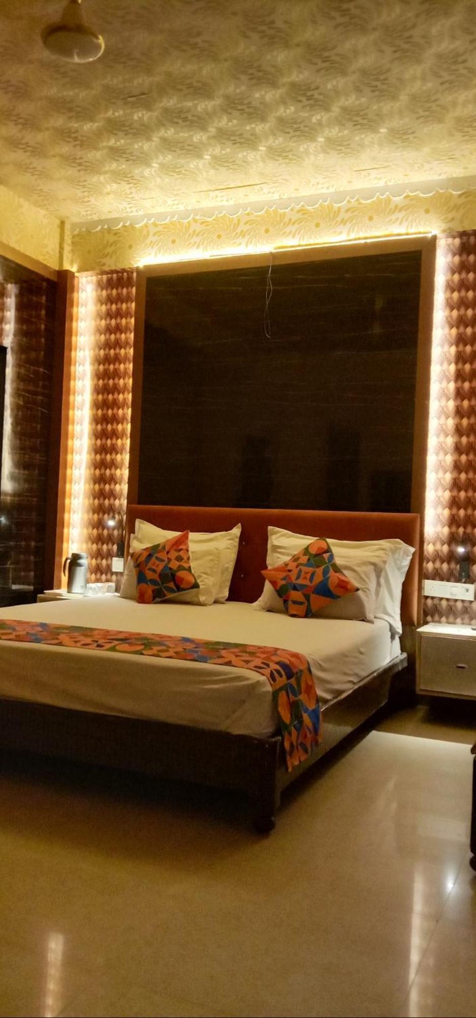 Hotel Omni Plaza Dźodhpur Zewnętrze zdjęcie