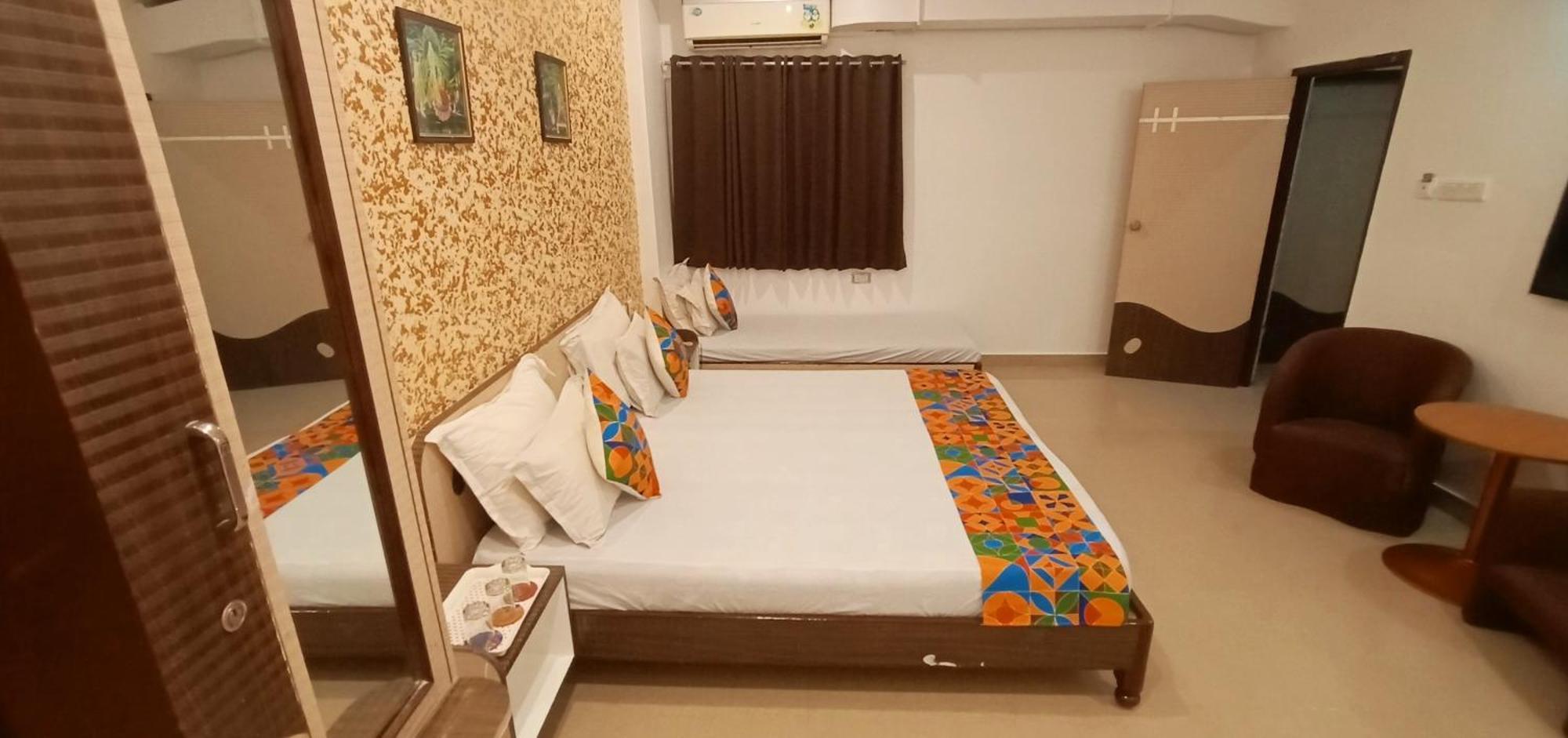Hotel Omni Plaza Dźodhpur Zewnętrze zdjęcie