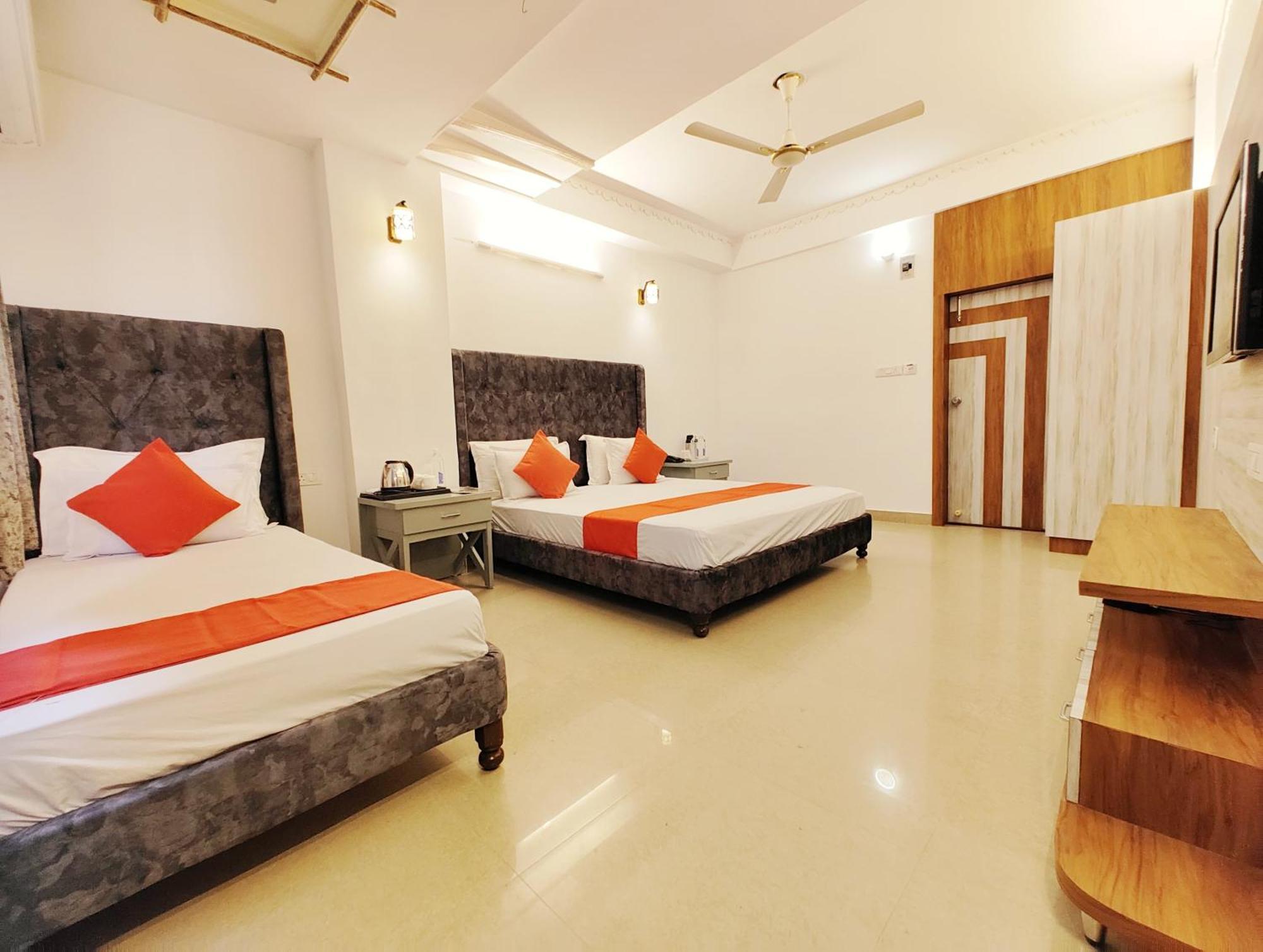 Hotel Omni Plaza Dźodhpur Zewnętrze zdjęcie