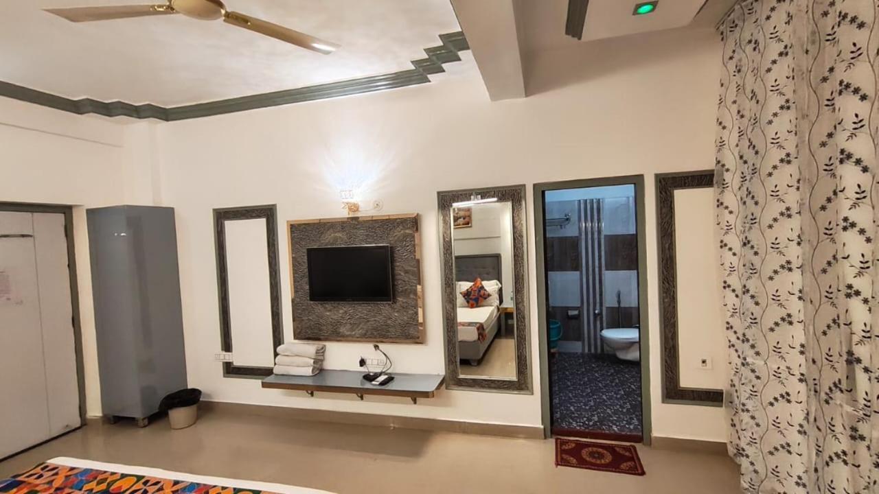 Hotel Omni Plaza Dźodhpur Zewnętrze zdjęcie